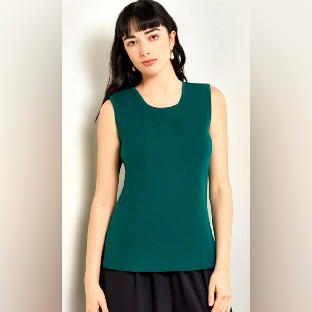 Misook classic knit tank in Kelly green. Size large. Excellent used condition.